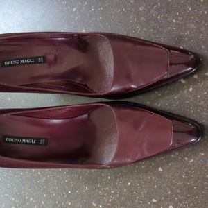 Leather and patent leather wine colored Bruno Magli Three inch pump size 8 1/2B